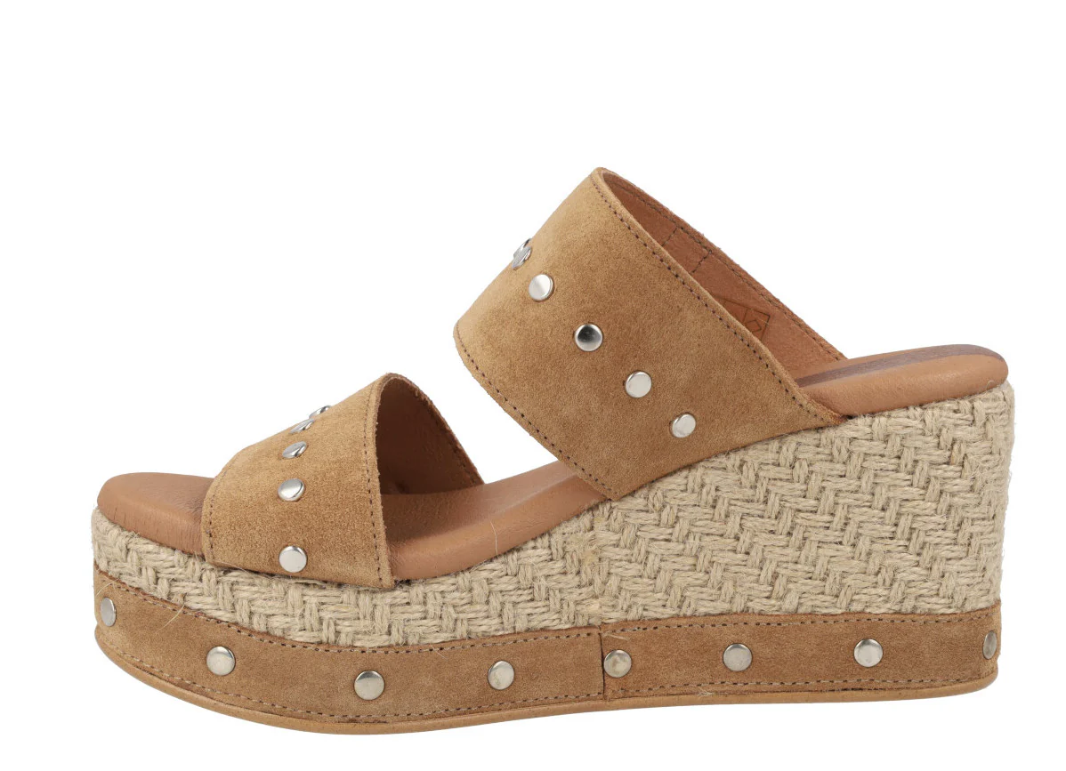 Alpargatas Marion cuero con plataforma y tachas - Image 3