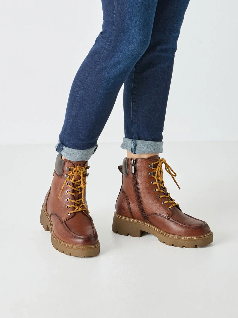 Botines de piel con cordones y forro de pelo - Image 2