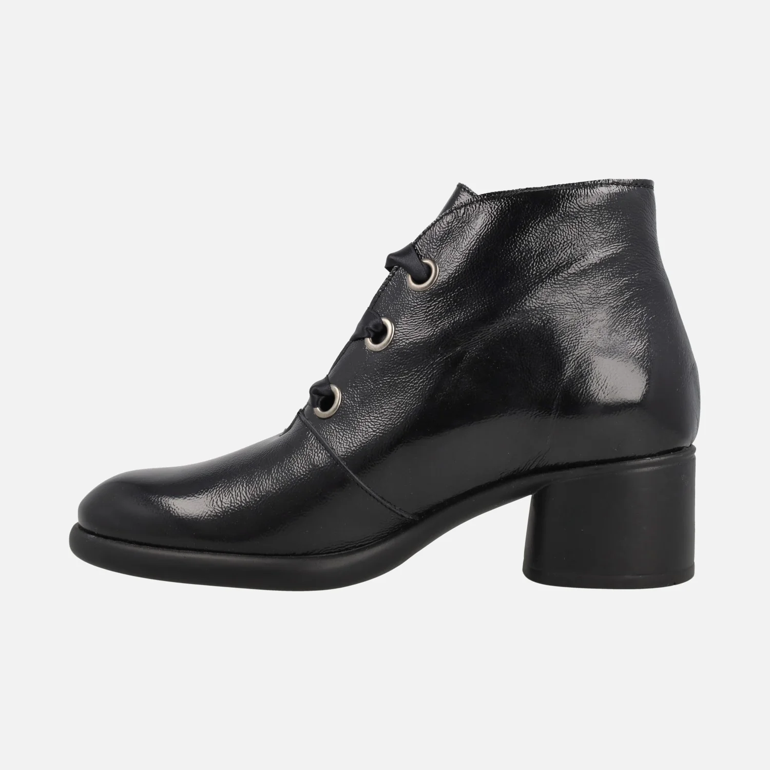 Botines de tacón en charol negro con cordones - Image 4