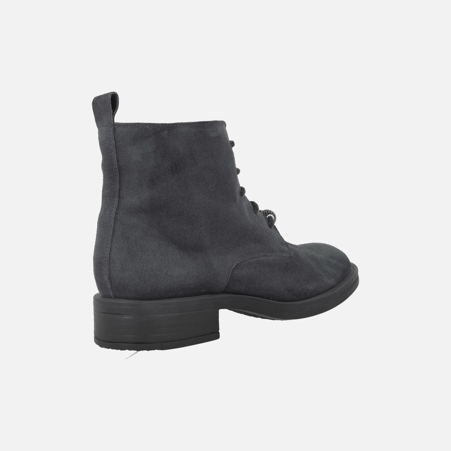 Botines de piel serraje en tacón bajo con cordones y charms - Image 5