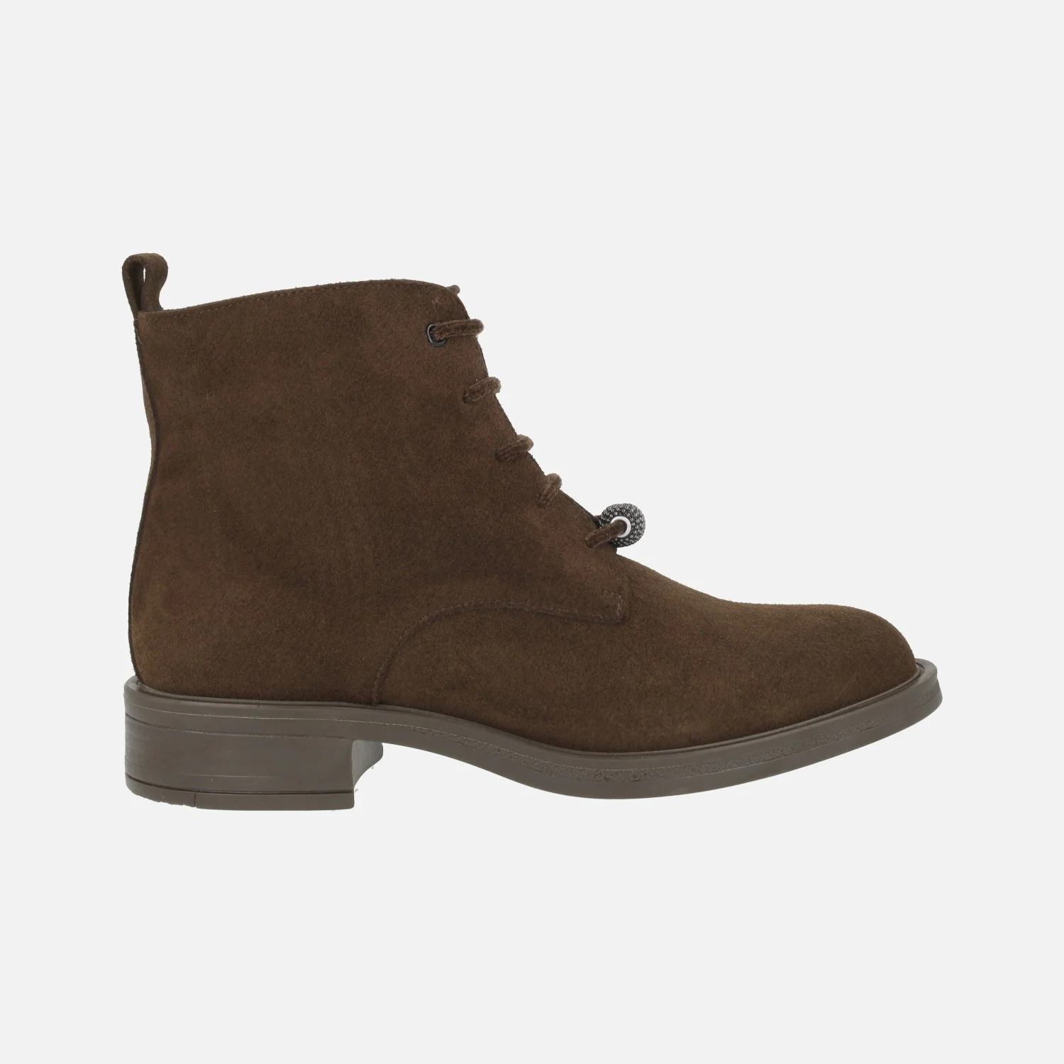 Botines de piel serraje en tacón bajo con cordones y charms - Image 7
