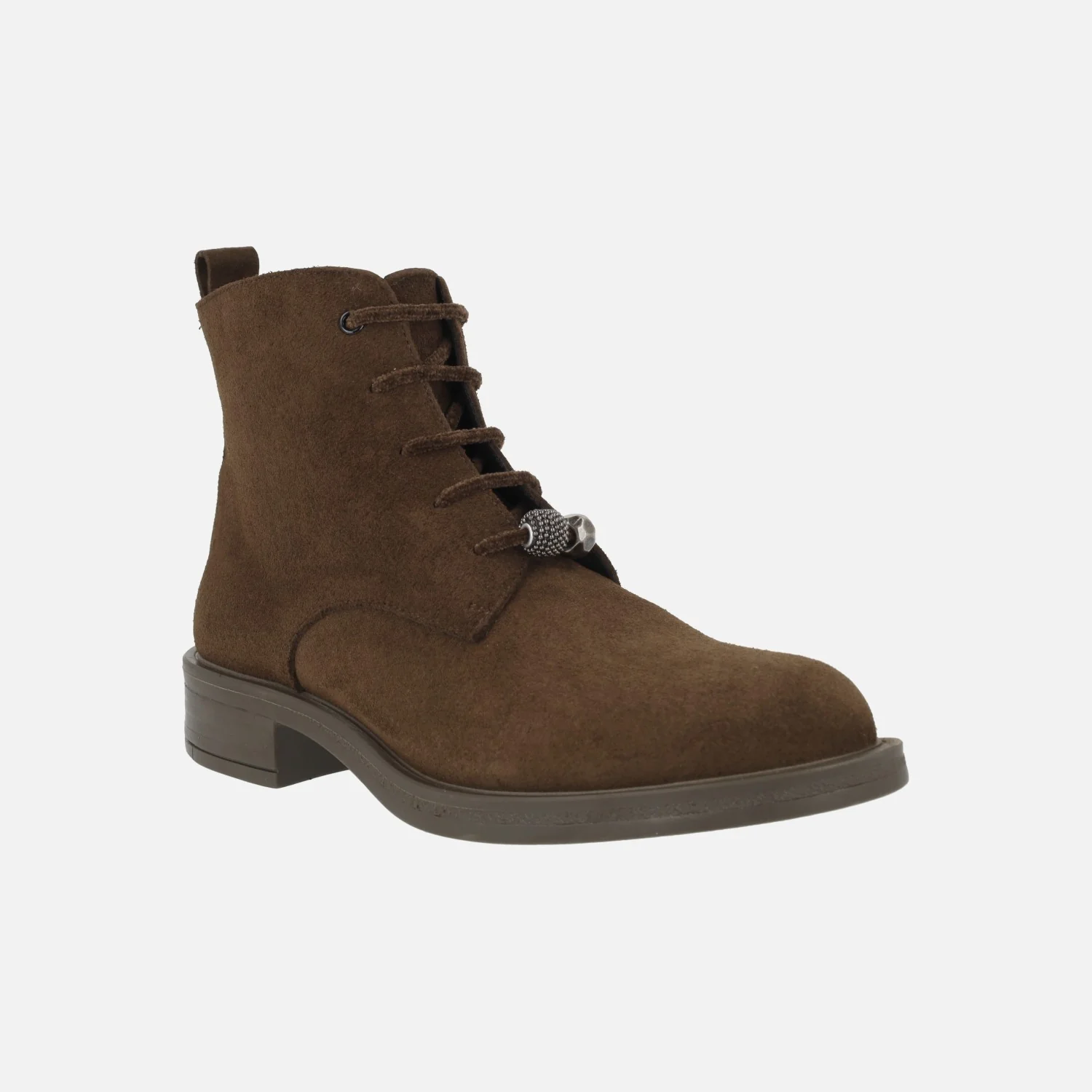 Botines de piel serraje en tacón bajo con cordones y charms - Image 8
