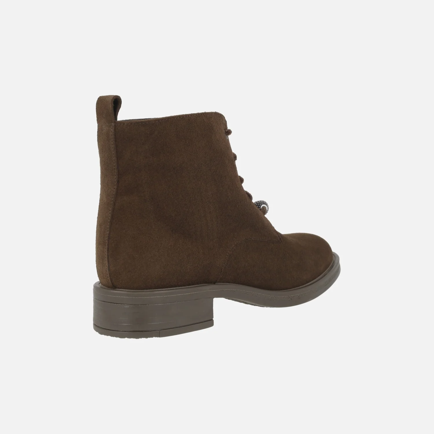 Botines de piel serraje en tacón bajo con cordones y charms - Image 9
