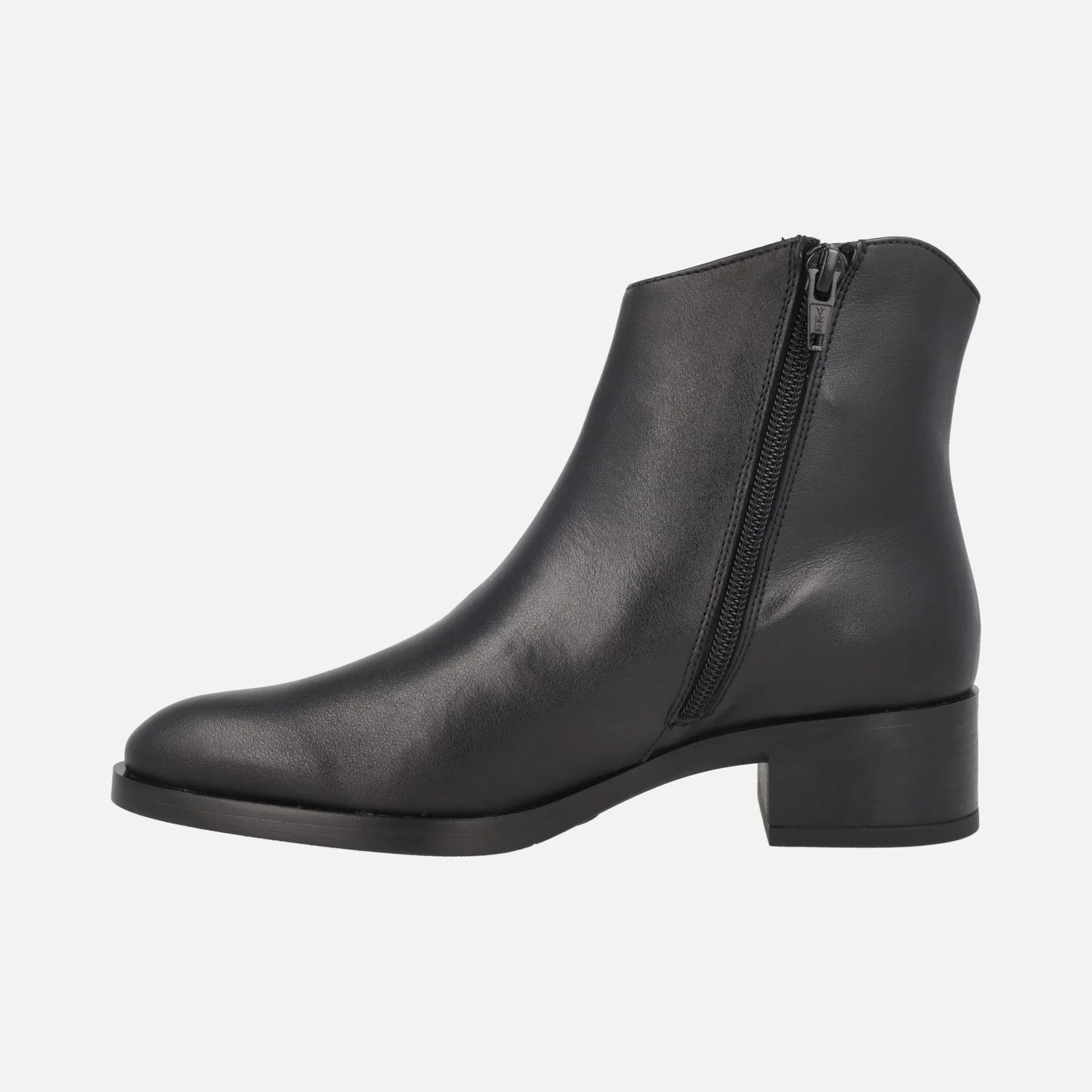 Botines negros de piel con tachas plateadas - Image 4