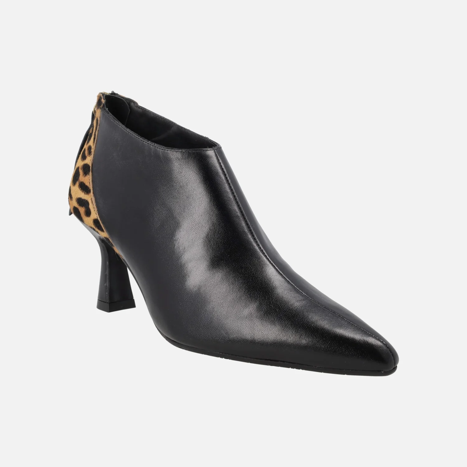 Botines negros de piel con talonera en print leopardo Genial-ino - Image 2