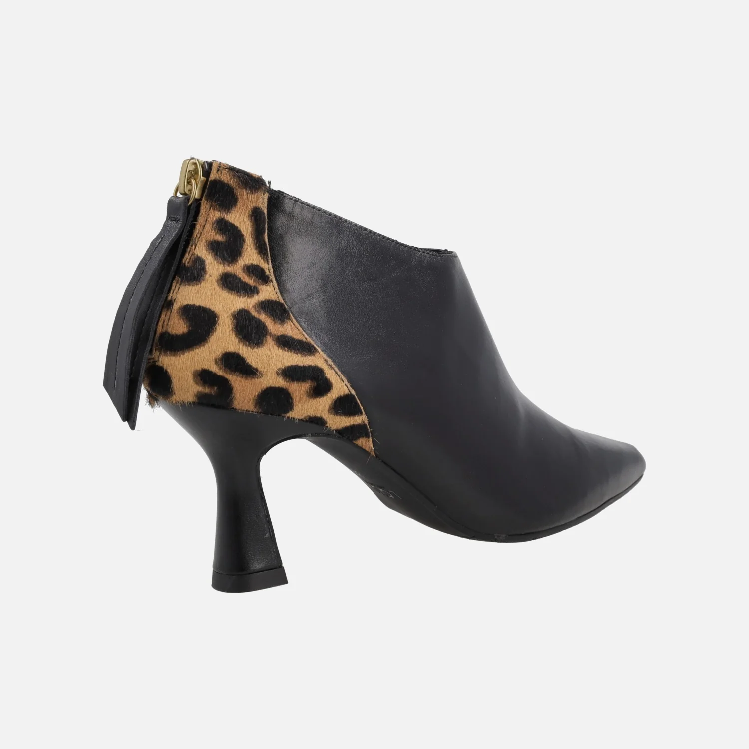 Botines negros de piel con talonera en print leopardo Genial-ino - Image 4