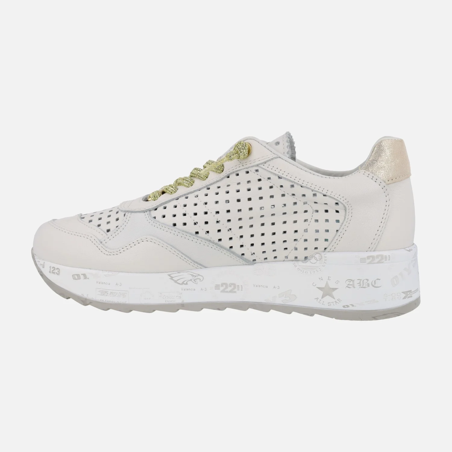 Deportivas de piel con detalle de picados y cordones elásticos dorados - Image 3