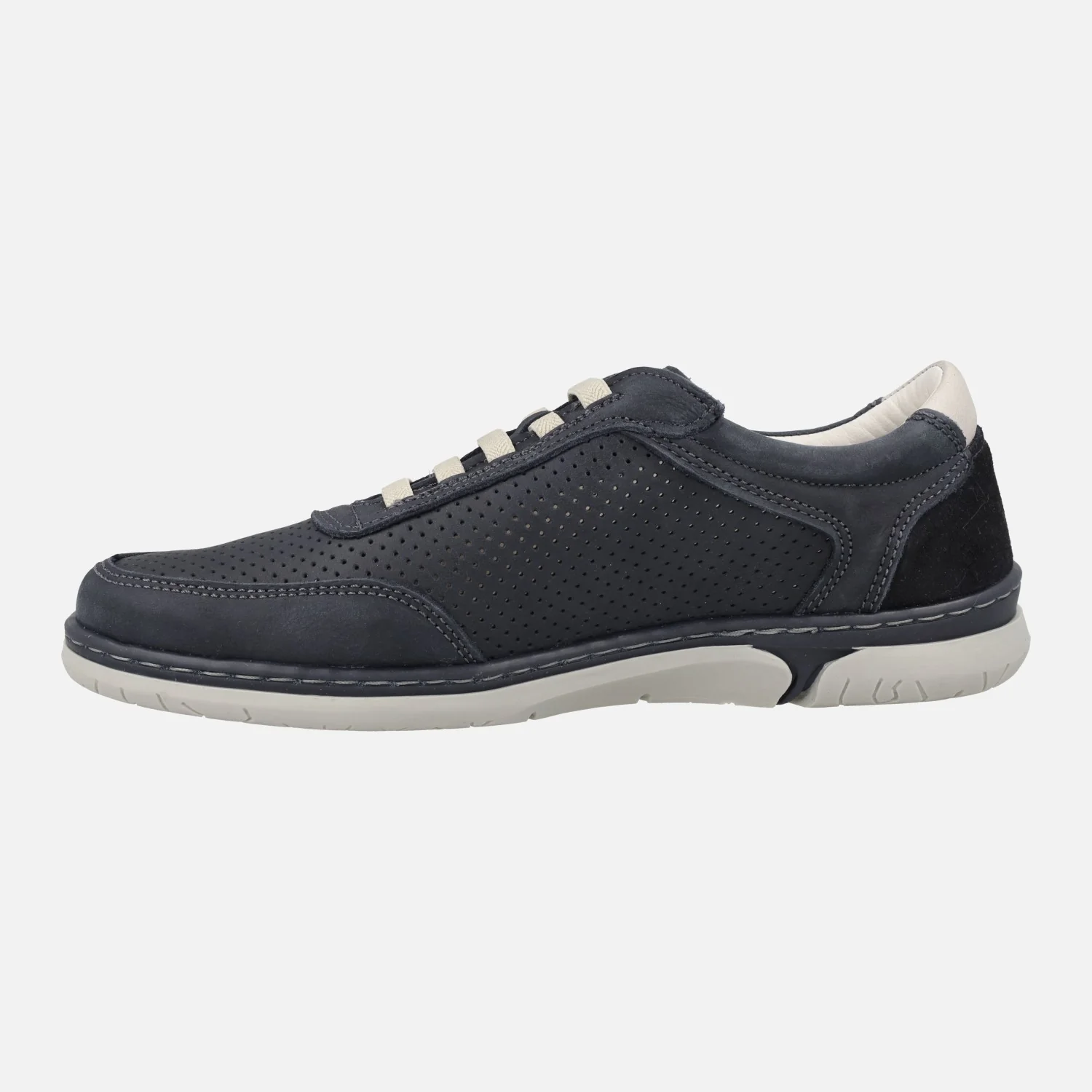 Deportivos para hombre en piel engrasada con picados - Image 3