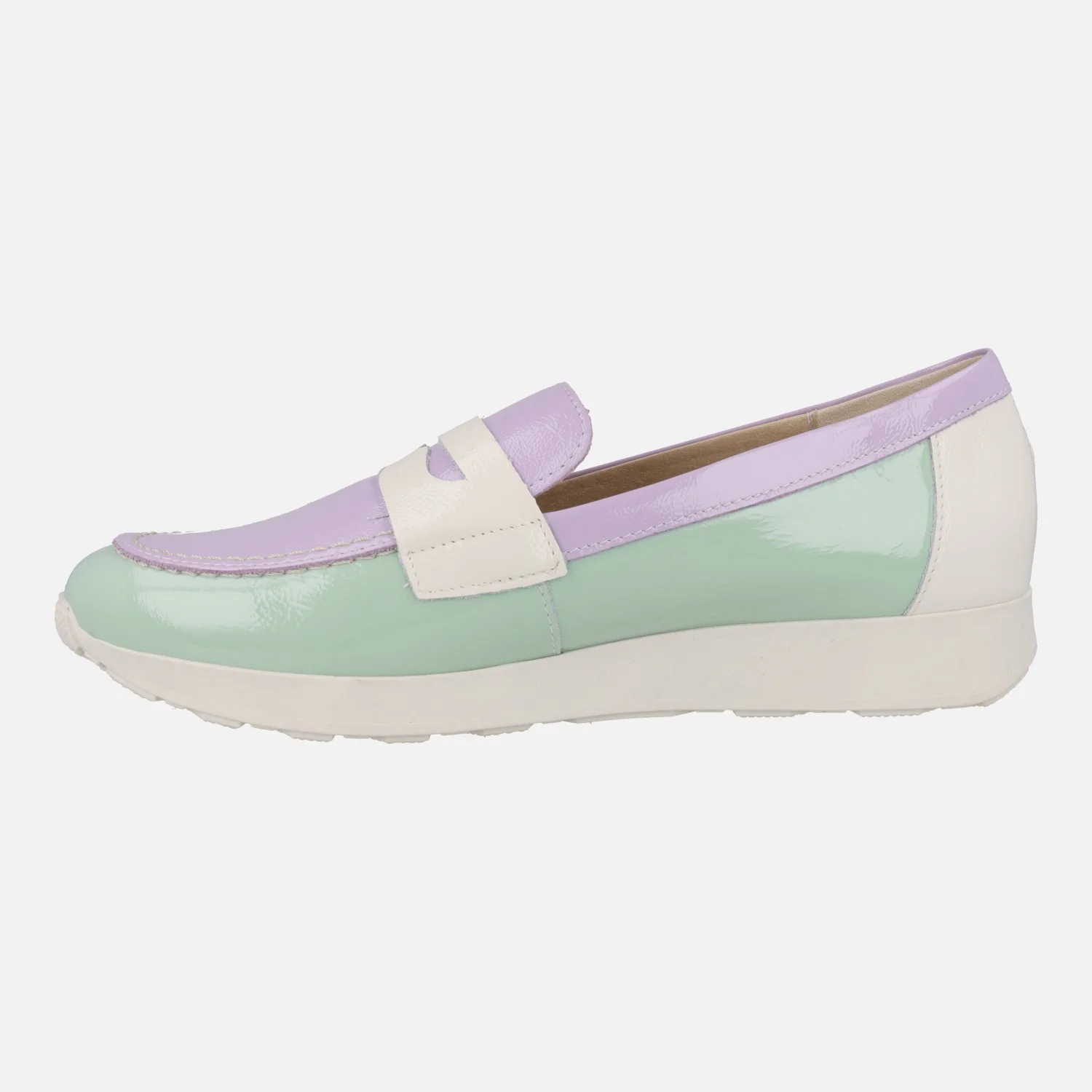 Mocasines combinados en piel charol con adorno de antifaz - Image 10