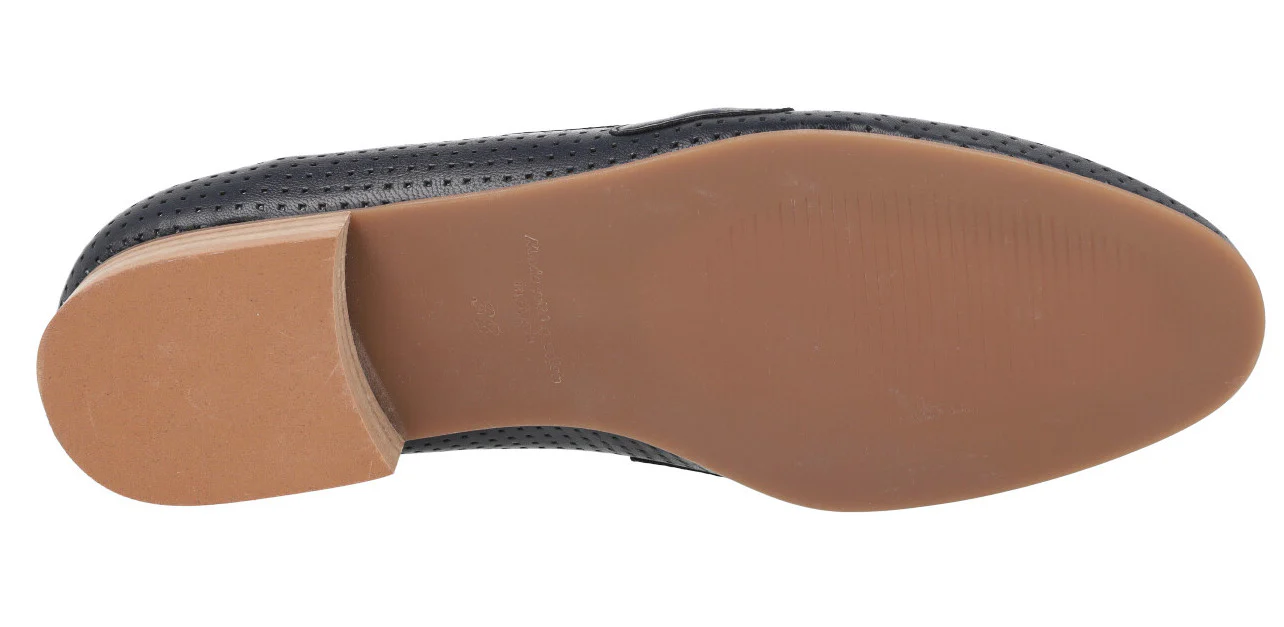 Mocasines con picados y adorno metálico Vileya - Image 10