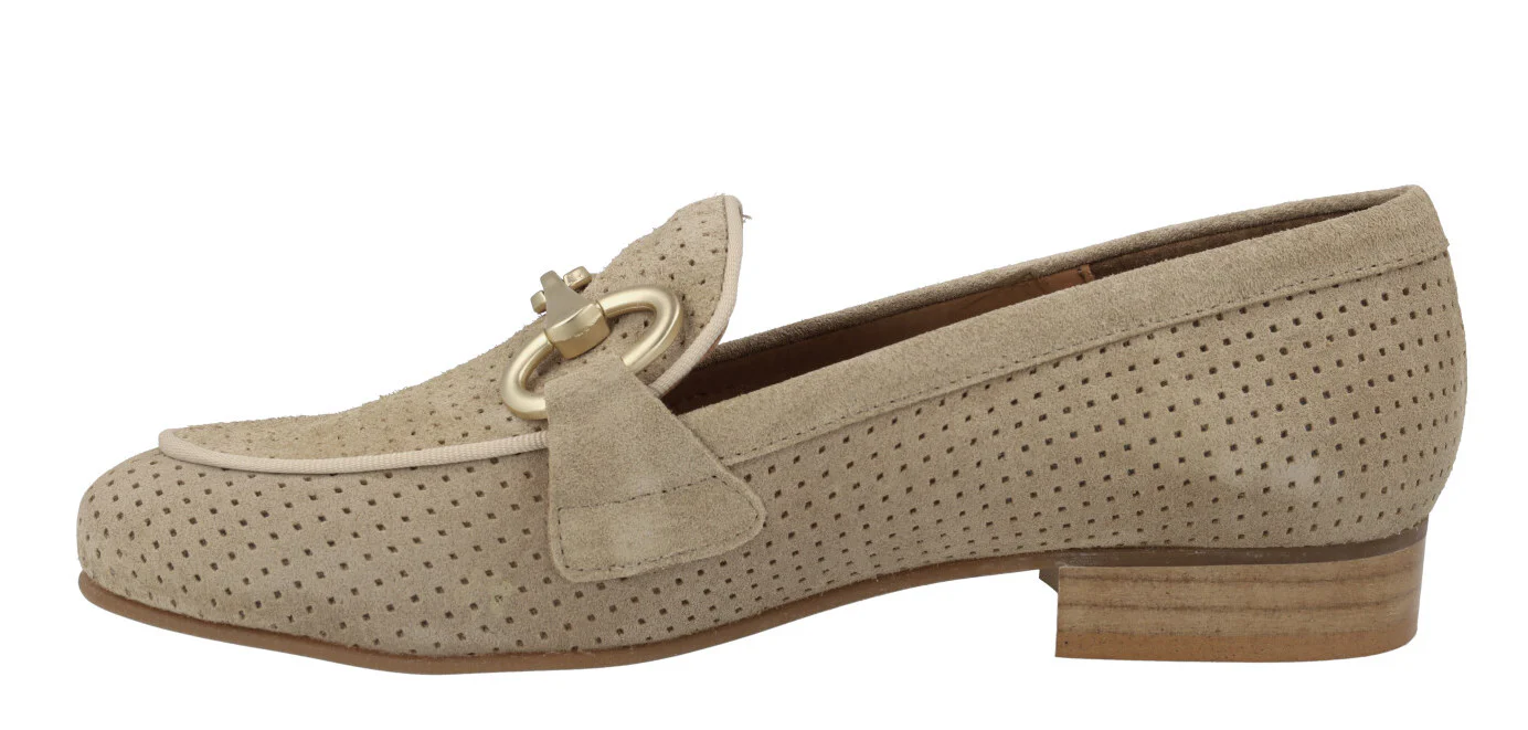 Mocasines con picados y adorno metálico Vileya - Image 13