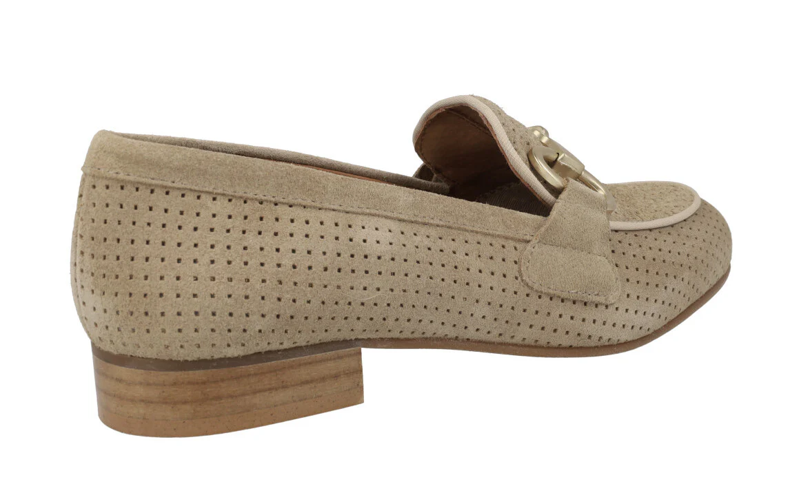 Mocasines con picados y adorno metálico Vileya - Image 14