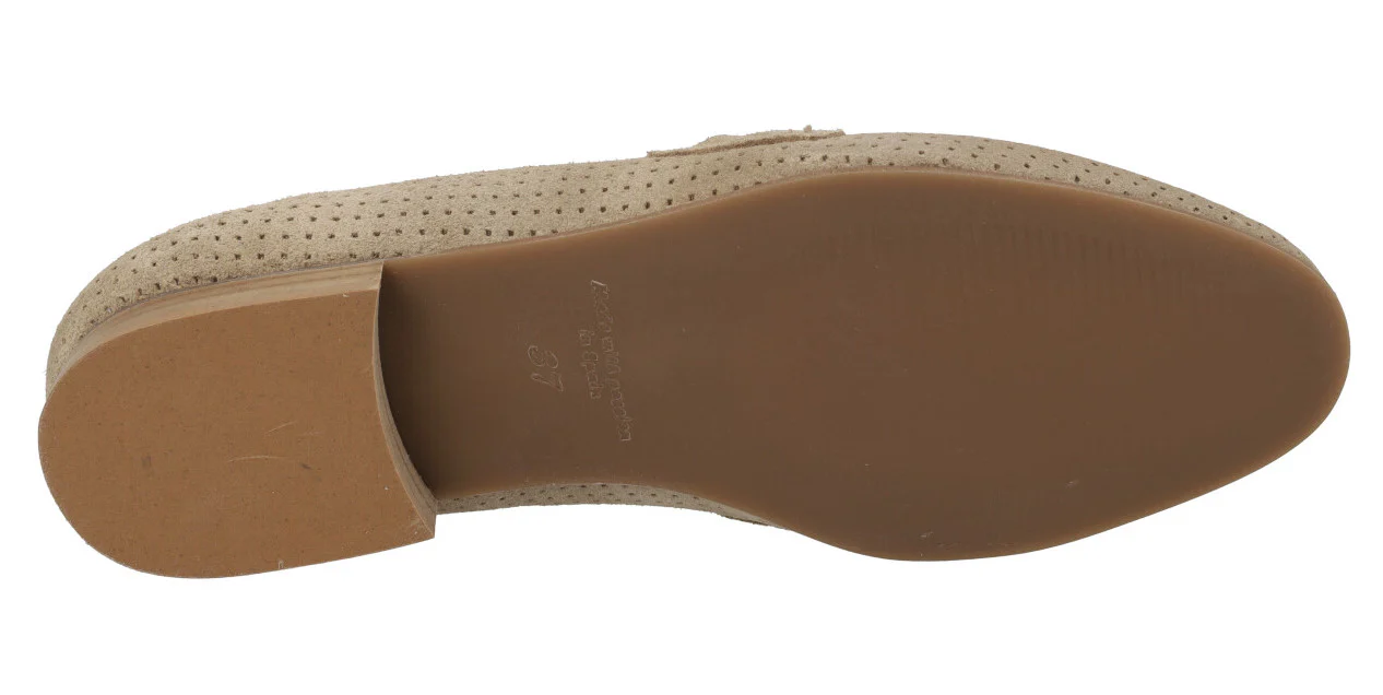 Mocasines con picados y adorno metálico Vileya - Image 15