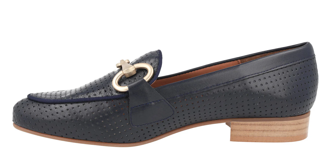 Mocasines con picados y adorno metálico Vileya - Image 8