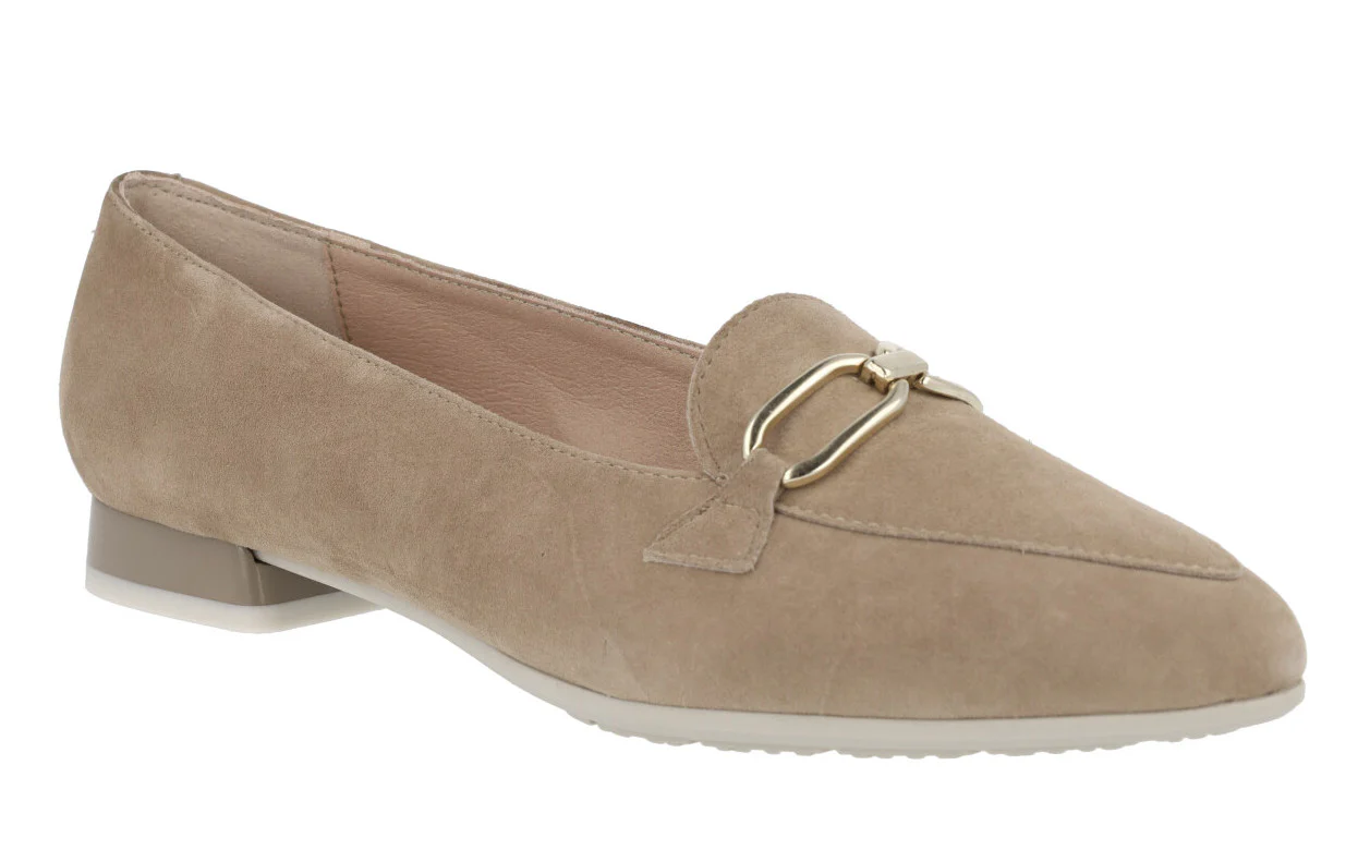 Mocasines de ante beige con adorno en la pala