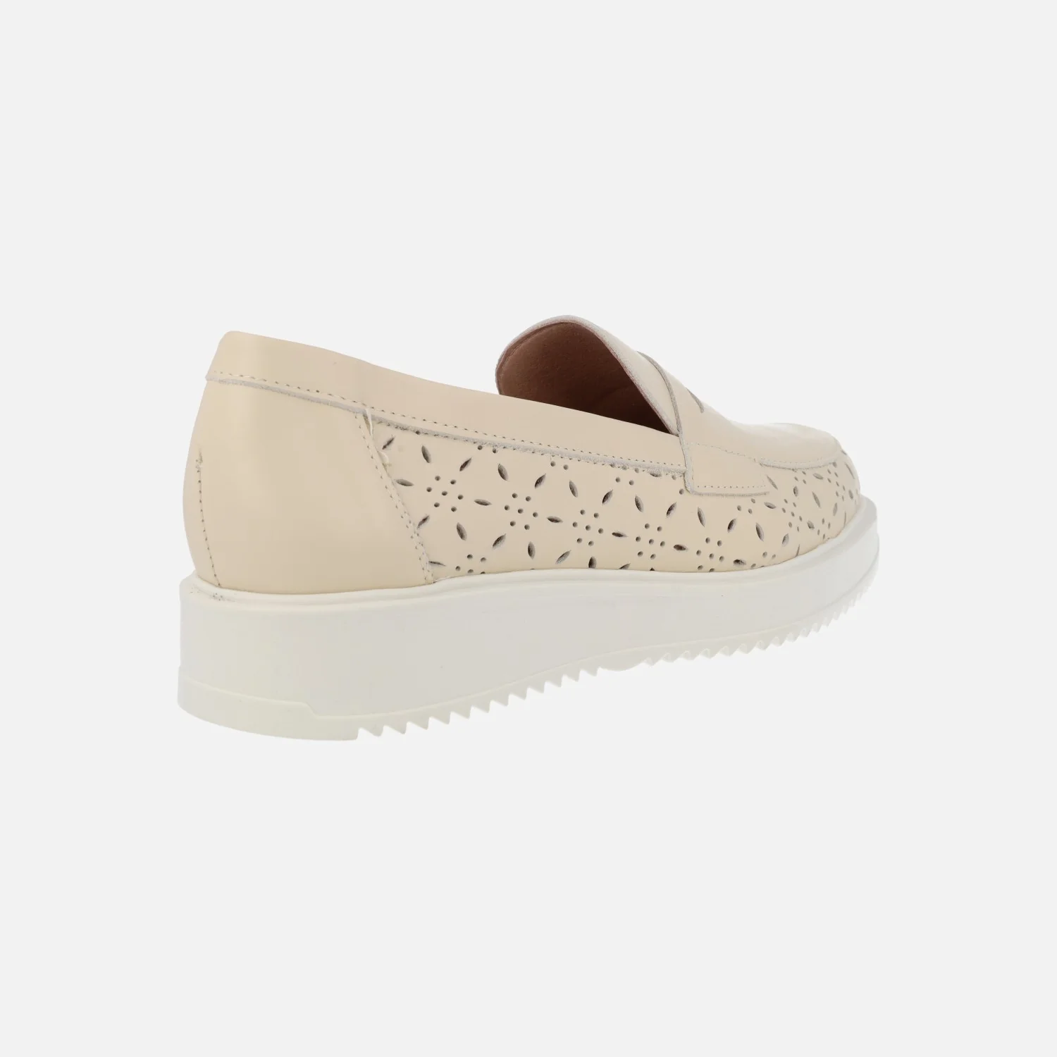 Mocasines de piel beige con dibujos troquelados y antifaz - Image 4