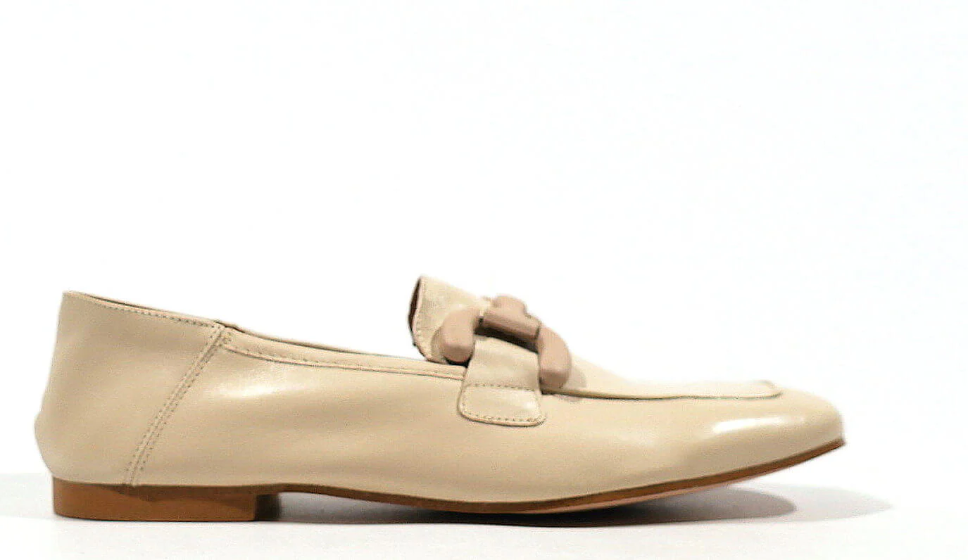 Mocasines de piel con adorno de pasta al tono para mujer - Image 14