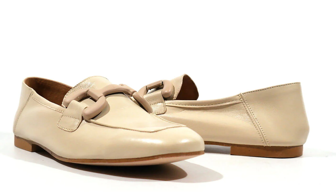 Mocasines de piel con adorno de pasta al tono para mujer - Image 17