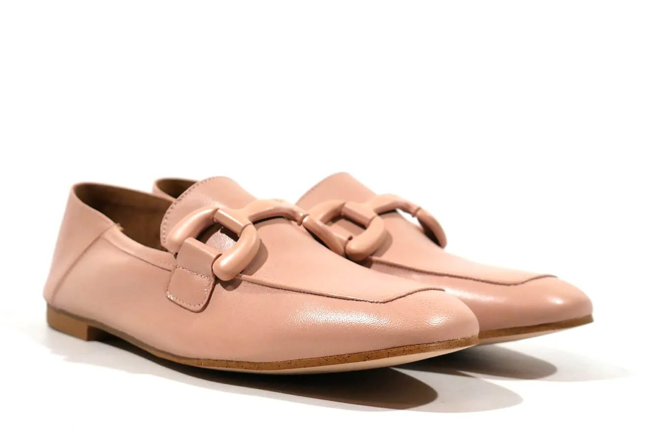 Mocasines de piel con adorno de pasta al tono para mujer - Image 7