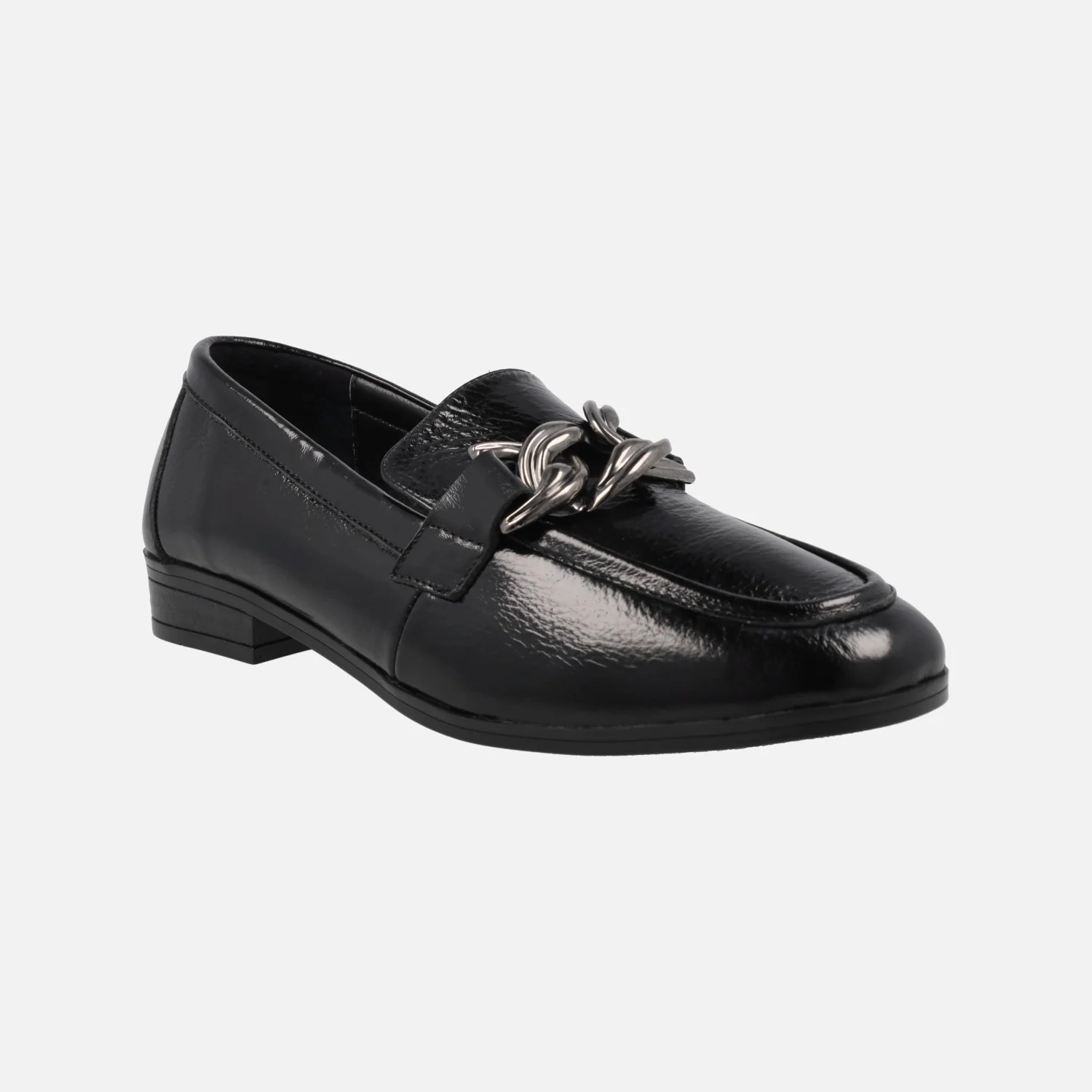 Mocasines negros de charol para mujer con adorno de cadena - Image 2