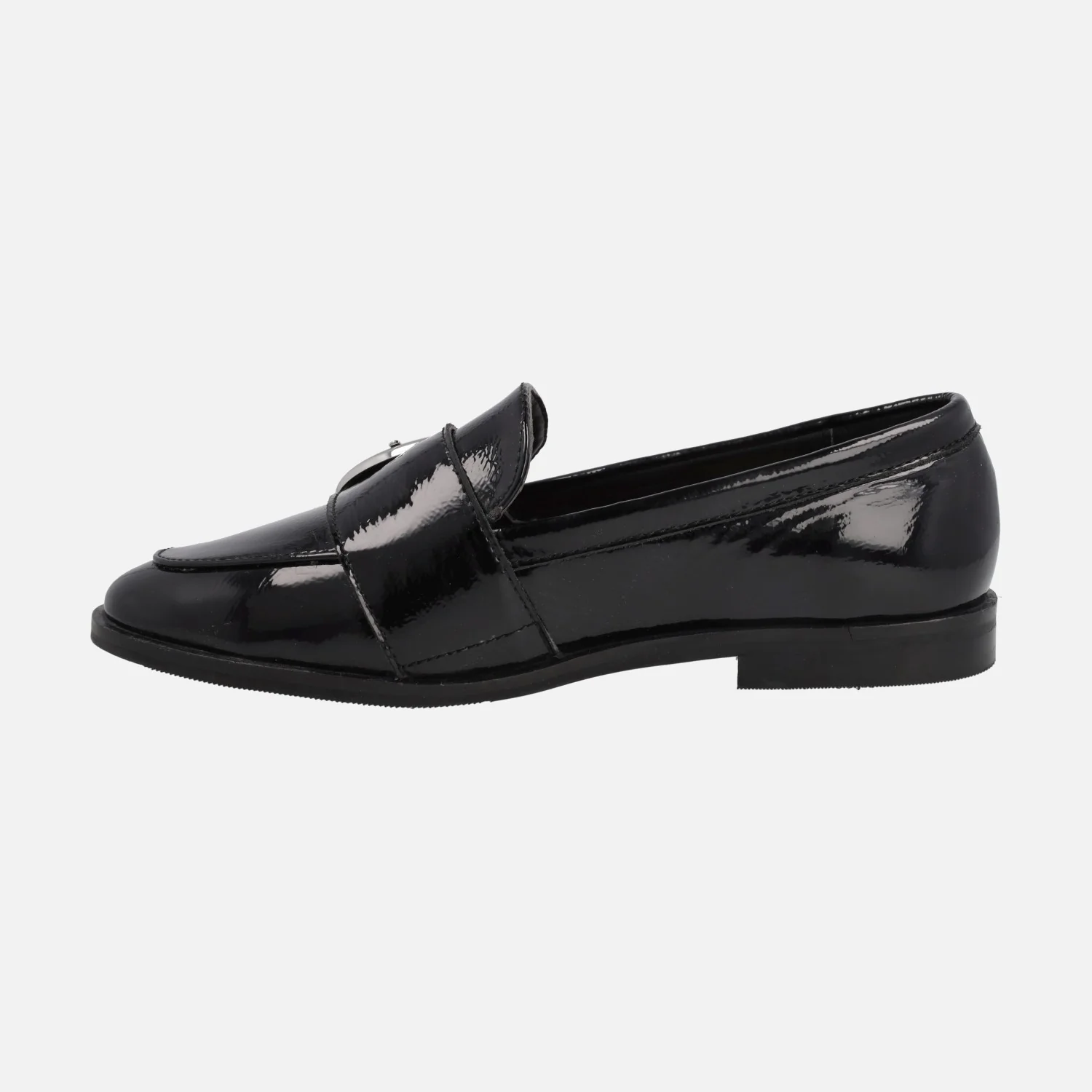 Mocasines negros de charol para mujer con hebilla circular - Image 3