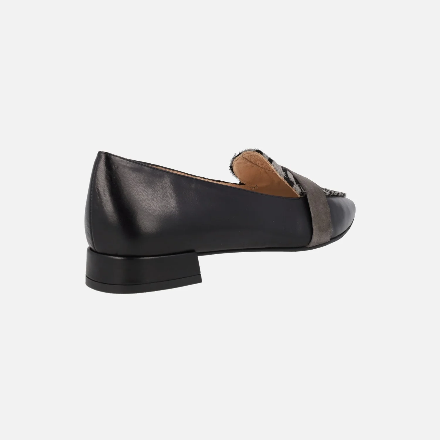Mocasines negros de piel con copete en print cebra - Image 3