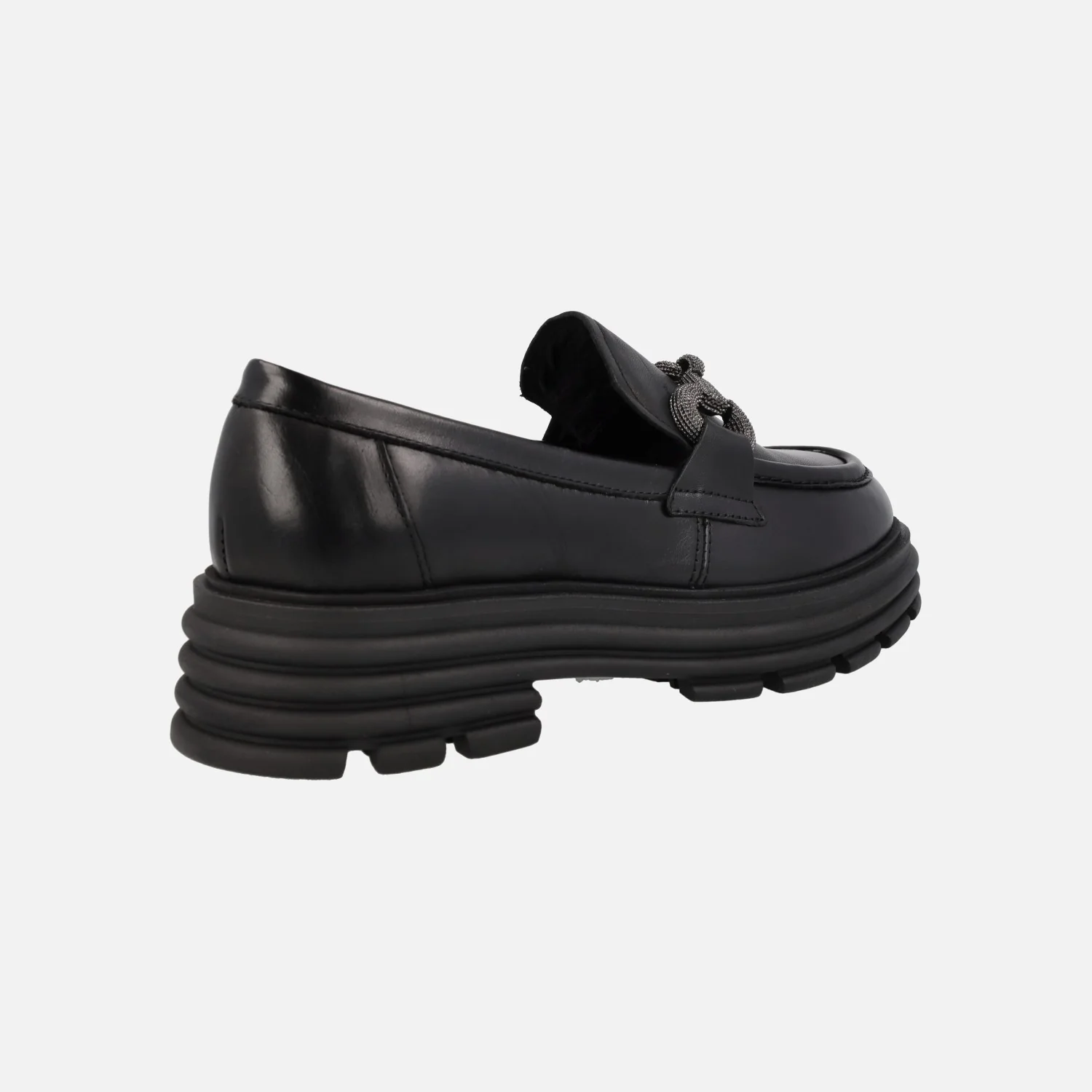 Mocasines negros de piel Noela con adorno metálico - Image 3