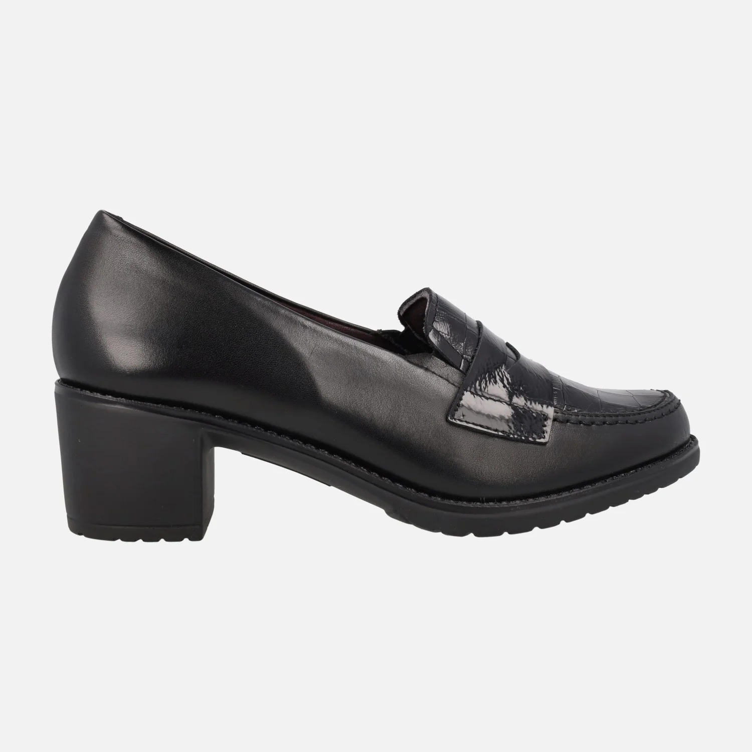 Mocasines negros de tacón con pala de coco y antifaz de charol - Image 2