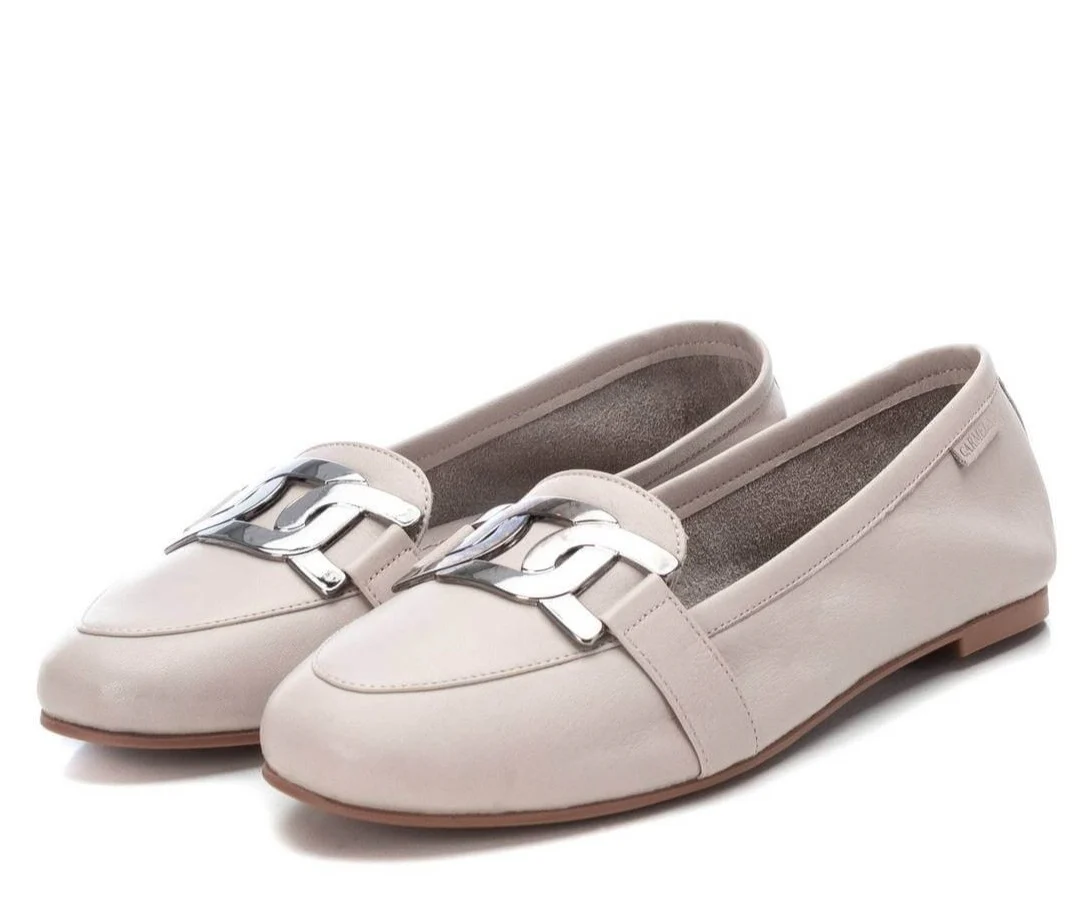 Mocasines planos de piel con adorno para mujer - Image 6