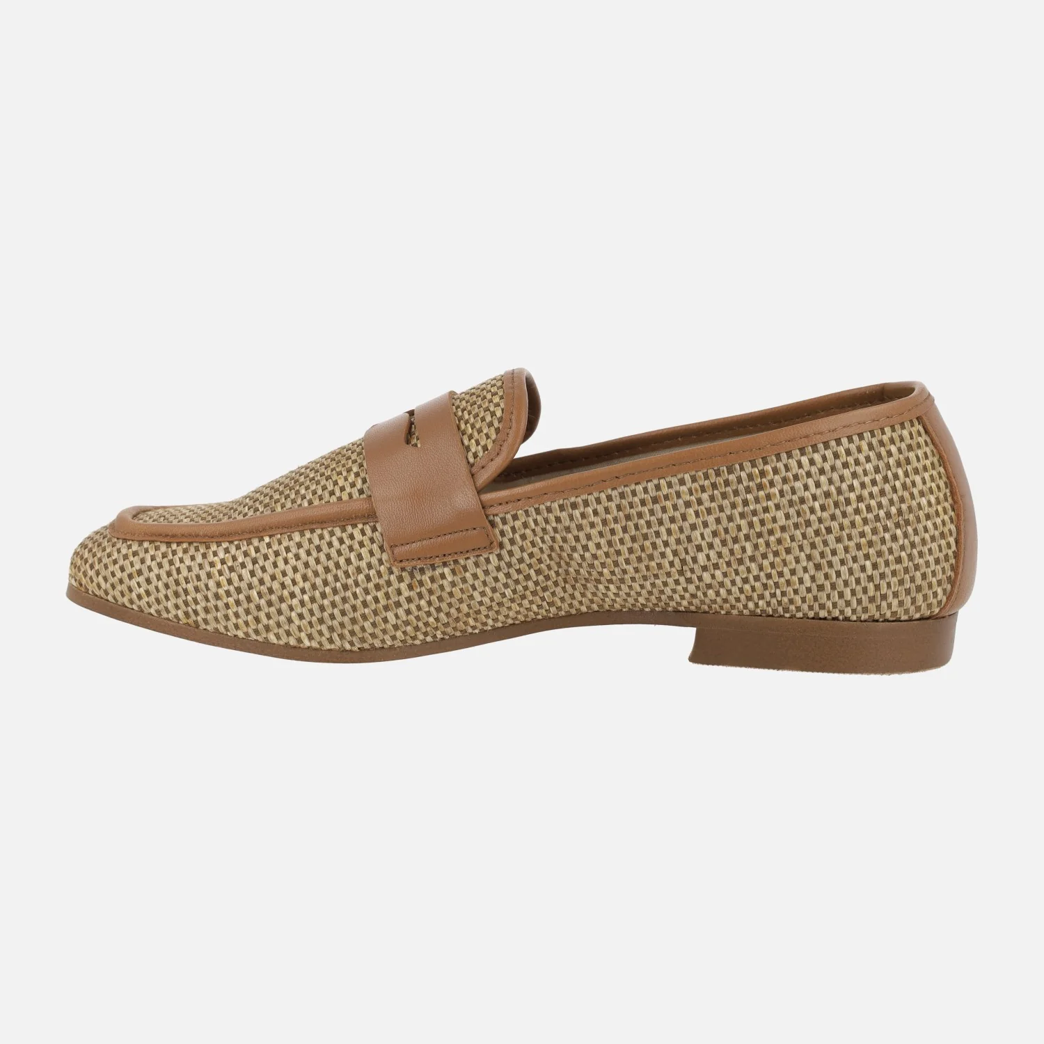 Mocasines planos en tejido efecto rafia con adorno de antifaz - Image 3