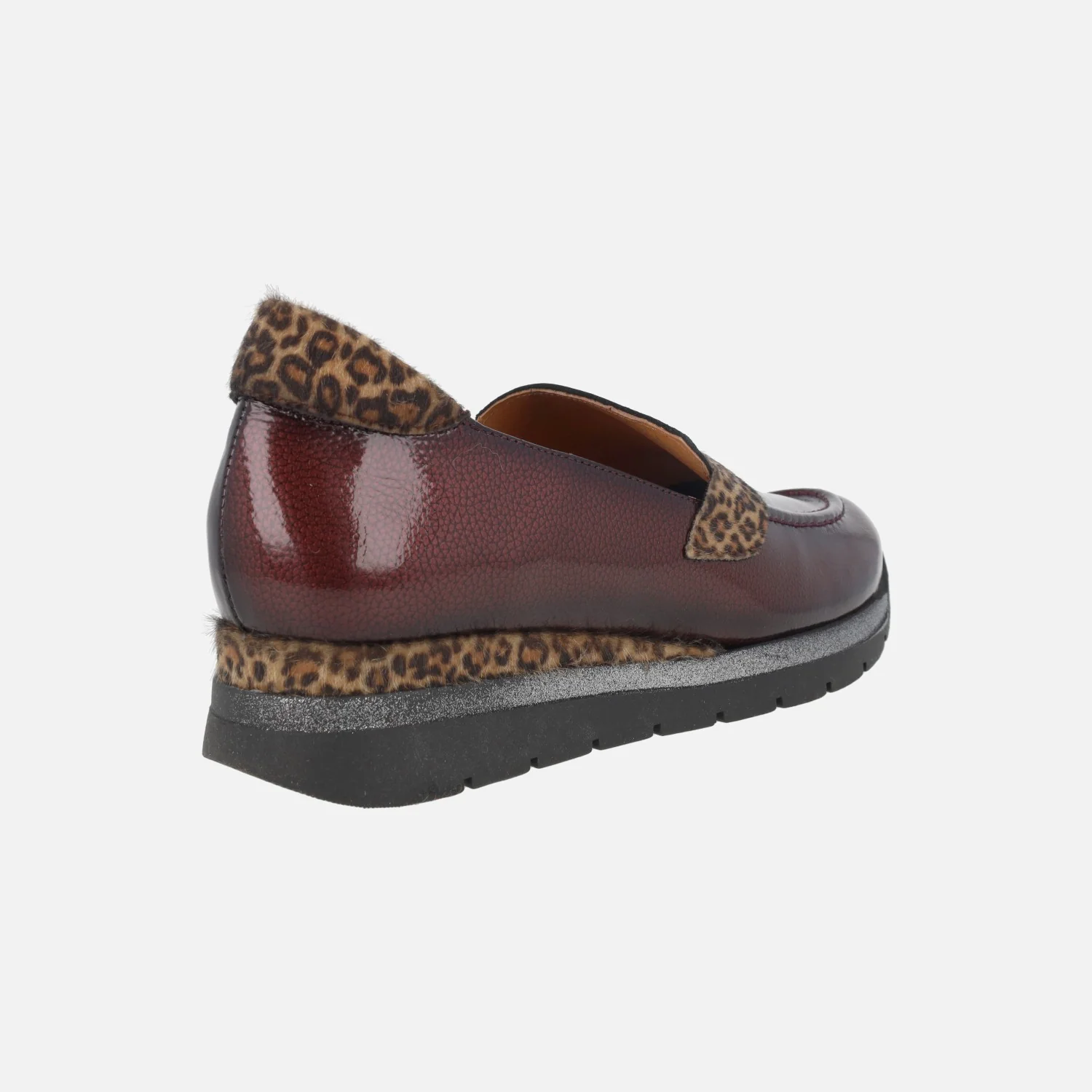 Mocasines Polar en piel charol con detalles en animal print - Image 15