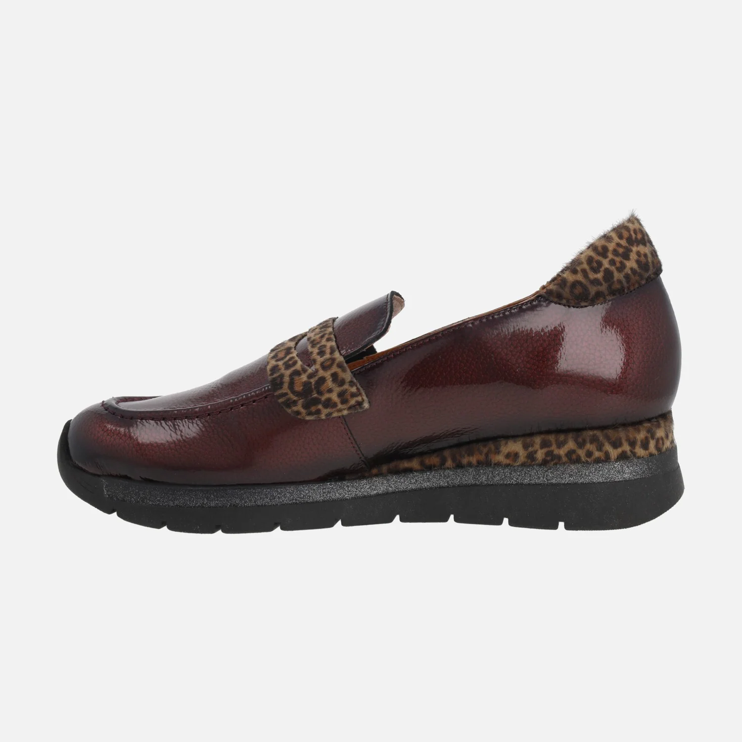 Mocasines Polar en piel charol con detalles en animal print - Image 16