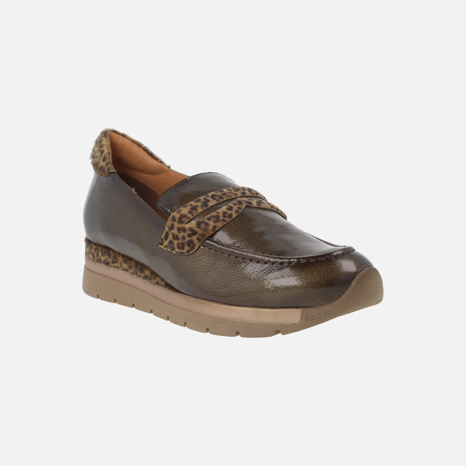 Mocasines Polar en piel charol con detalles en animal print - Image 8