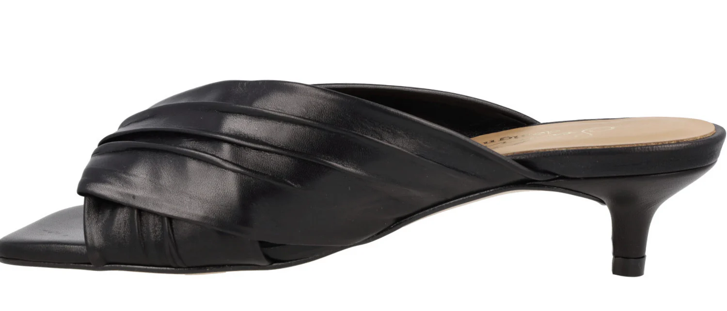 Mules de piel con pala fruncida y tacón bajo - Image 4