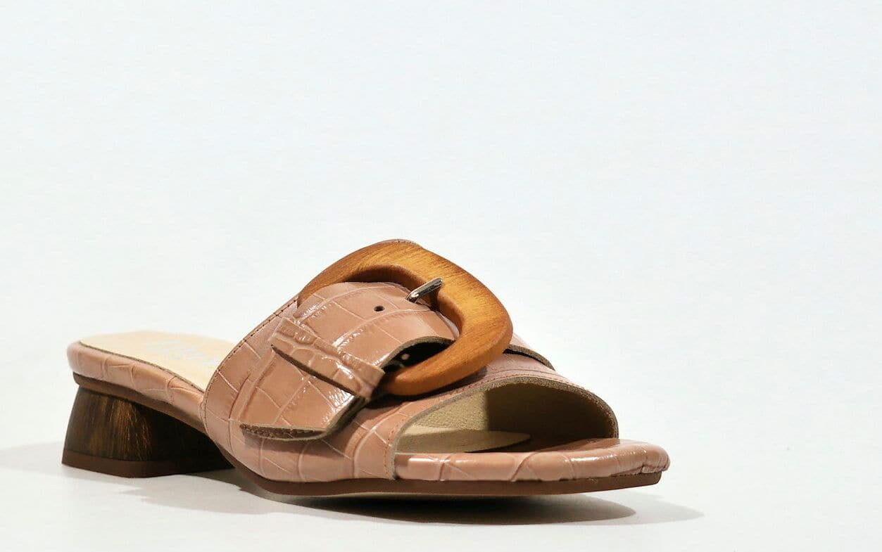 Palas de piel en grabado coco con maxi hebilla de madera - Image 10