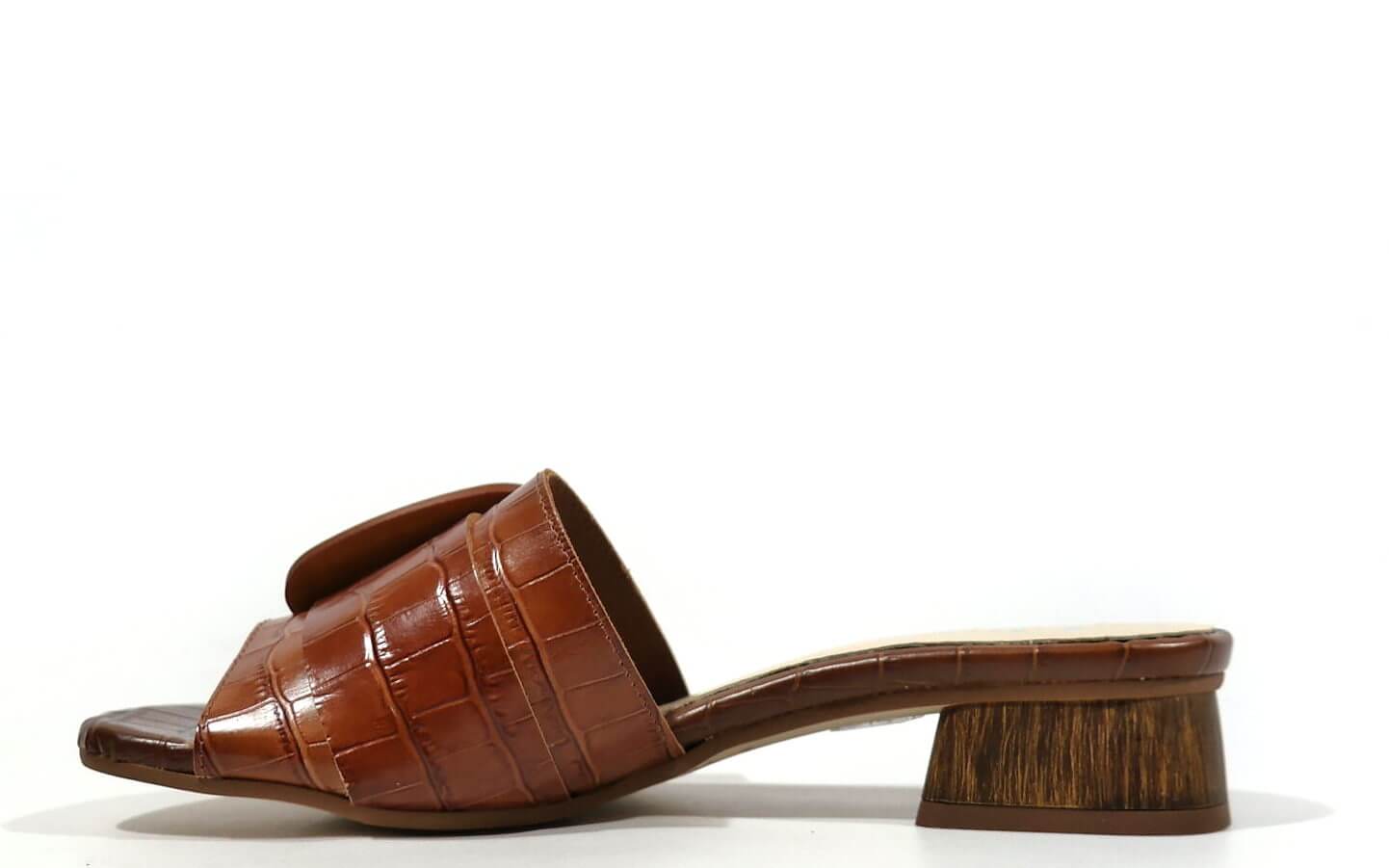Palas de piel en grabado coco con maxi hebilla de madera - Image 6