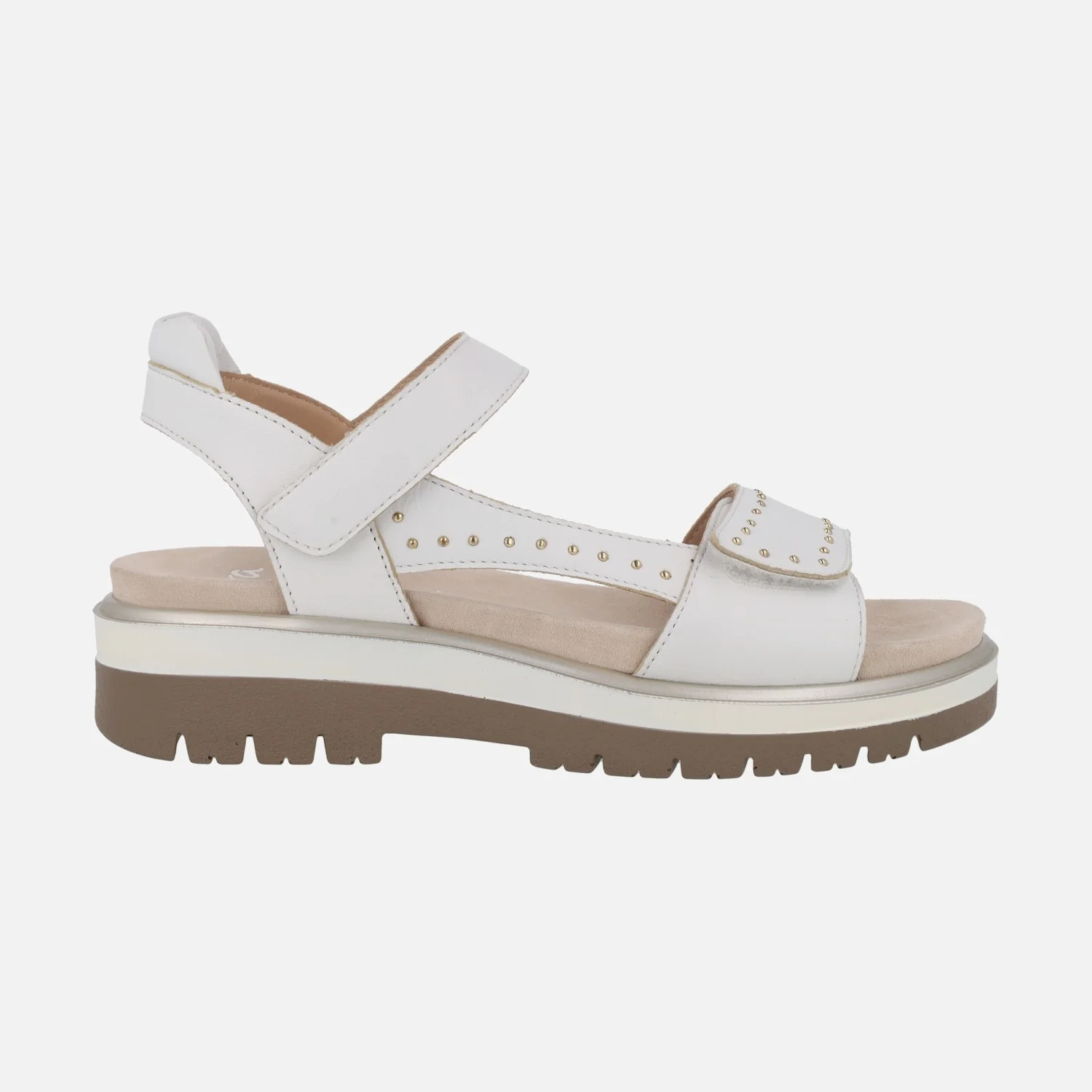 Sandalias blancas de piel con tachas doradas y velcros