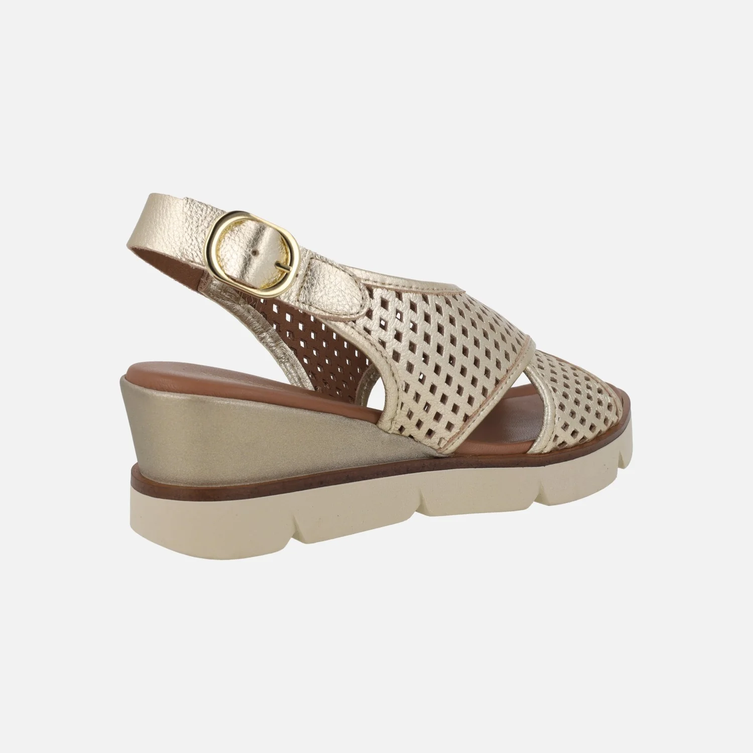 Sandalias de cuña en metalizado oro con picados - Image 4