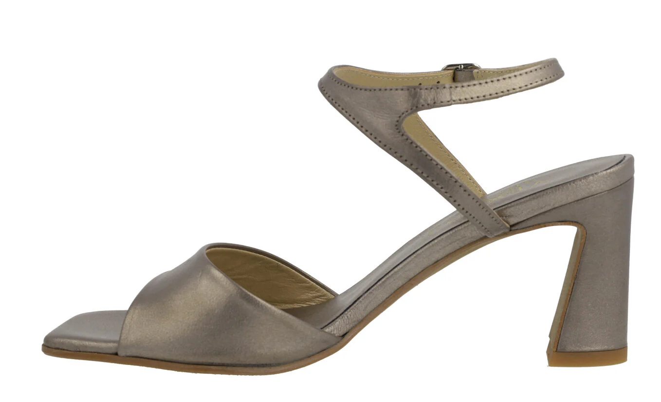 Sandalias de piel Alexia con pulsera al tobillo - Image 8