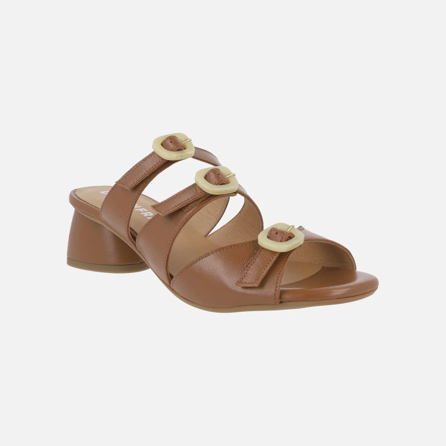 Sandalias de piel con tacón bajo y adorno de tres hebillas - Image 2