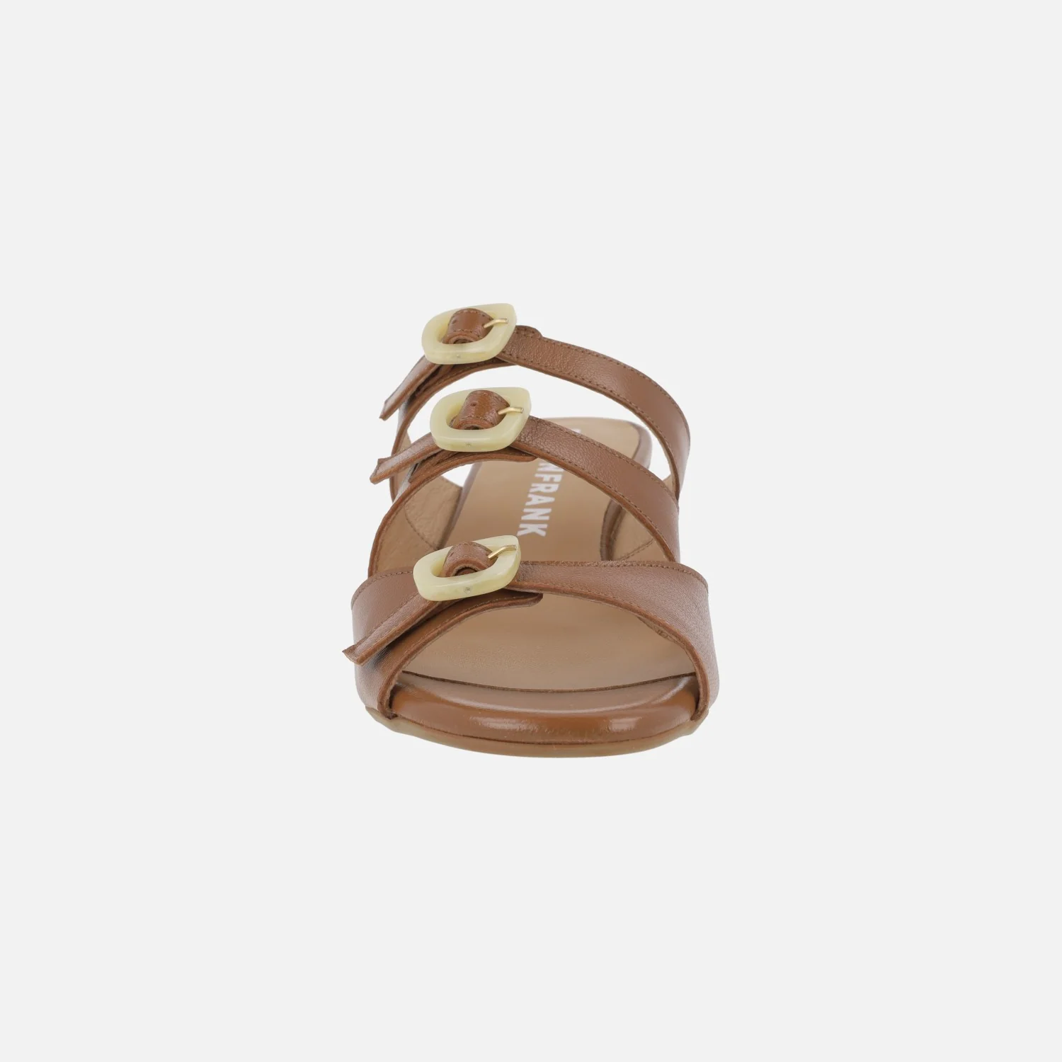 Sandalias de piel con tacón bajo y adorno de tres hebillas - Image 5