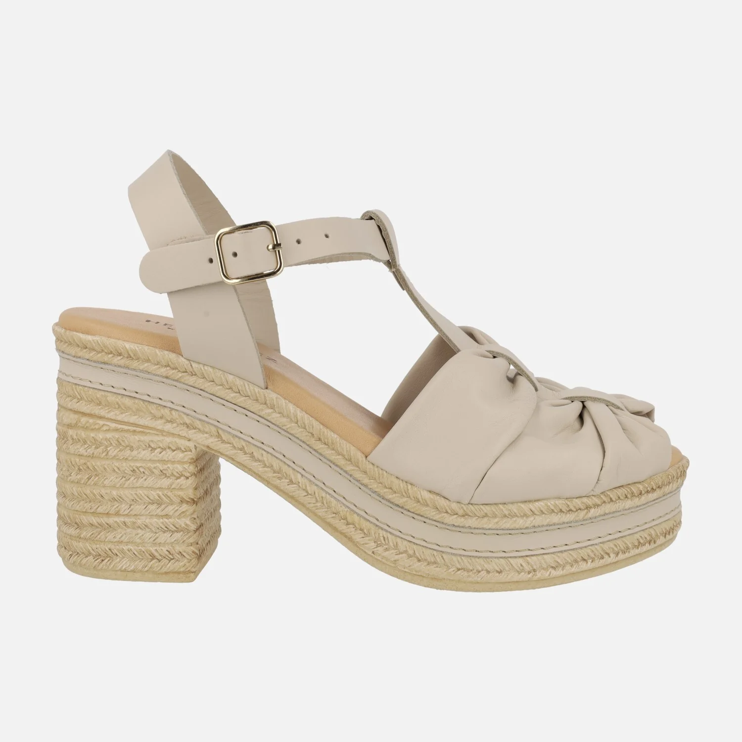 Sandalias de piel en beige con tacón y plataforma