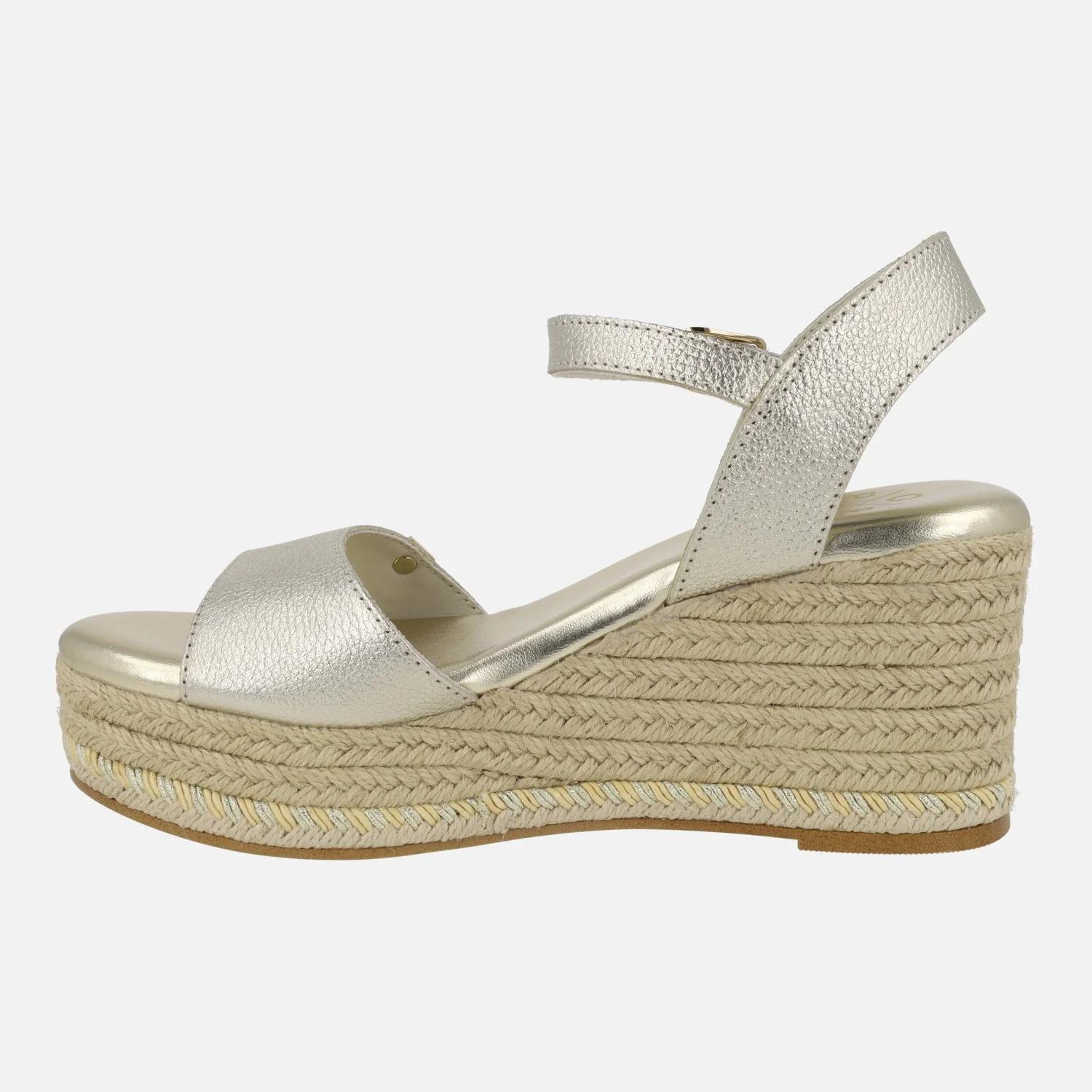 Sandalias de piel en color oro Arenal con cuña de esparto natural - Image 4