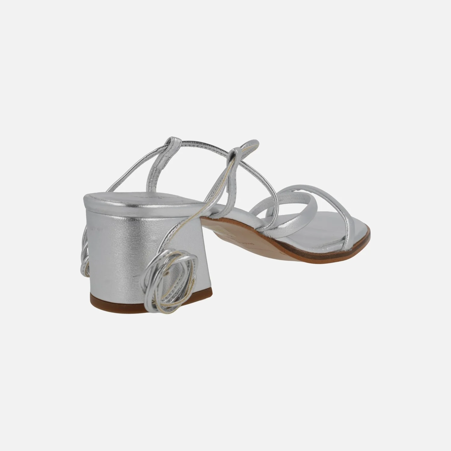 SANDALIAS DE TACÓN GRECIA EN PIEL METALIZADA CON TIRAS Y CINTAS - Image 4