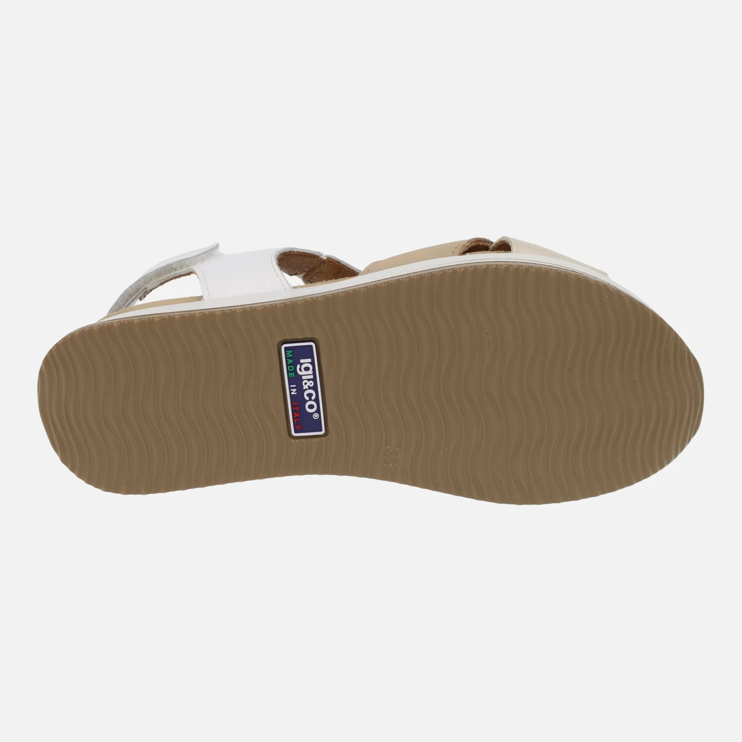 Sandalias de tiras cruzadas en beige y blanco con cierre de velcro - Image 6