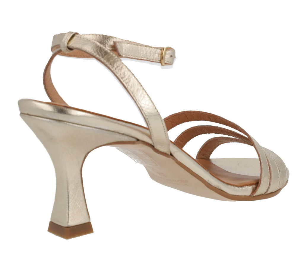 Sandalias doradas de piel con pulsera al tobillo - Image 4