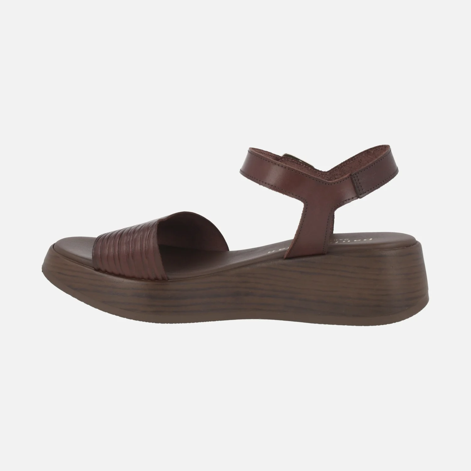 Sandalias marrones de piel con pala fruncida y pulsera al tobillo - Image 3