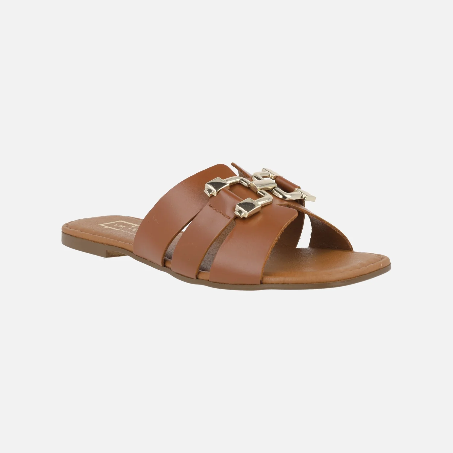 Sandalias planas de piel con adorno dorado - Image 2