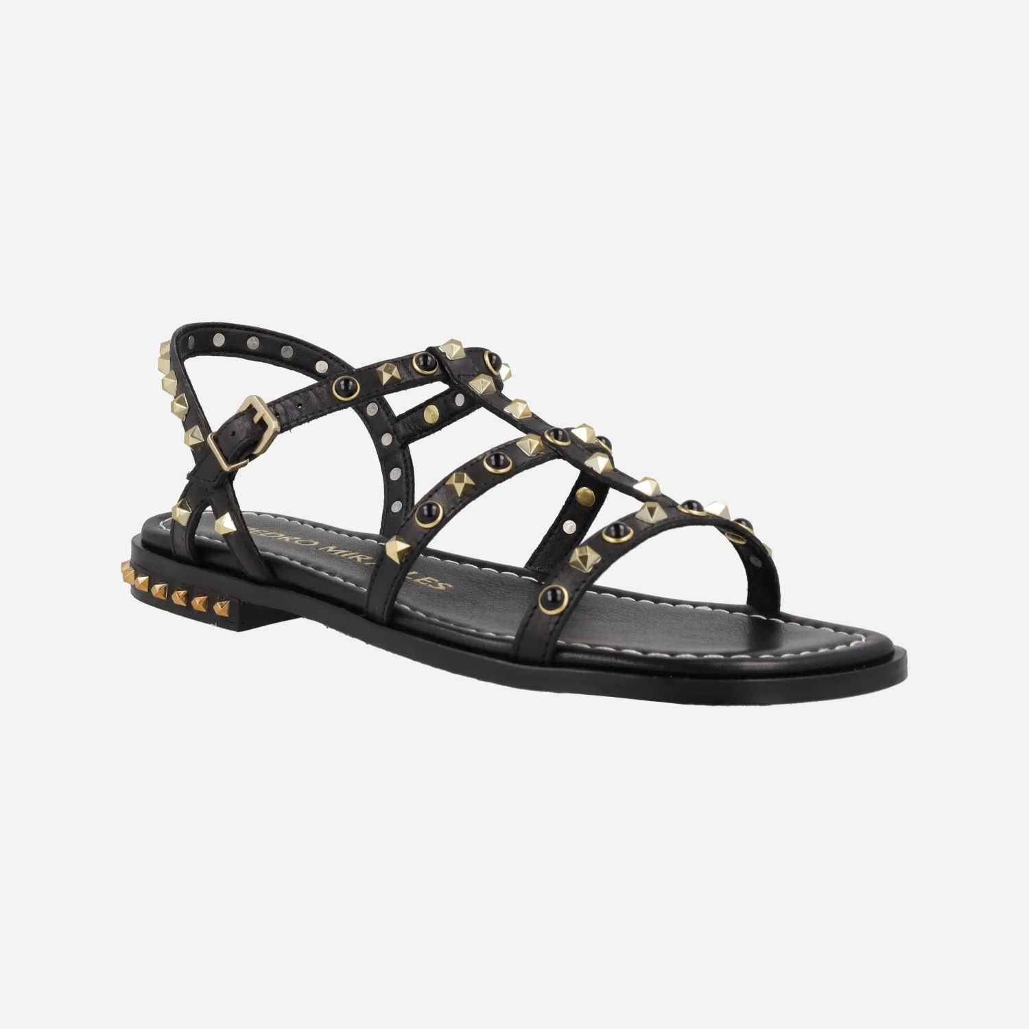 Sandalias negras de piel planas con detalle de remaches dorados - Image 2
