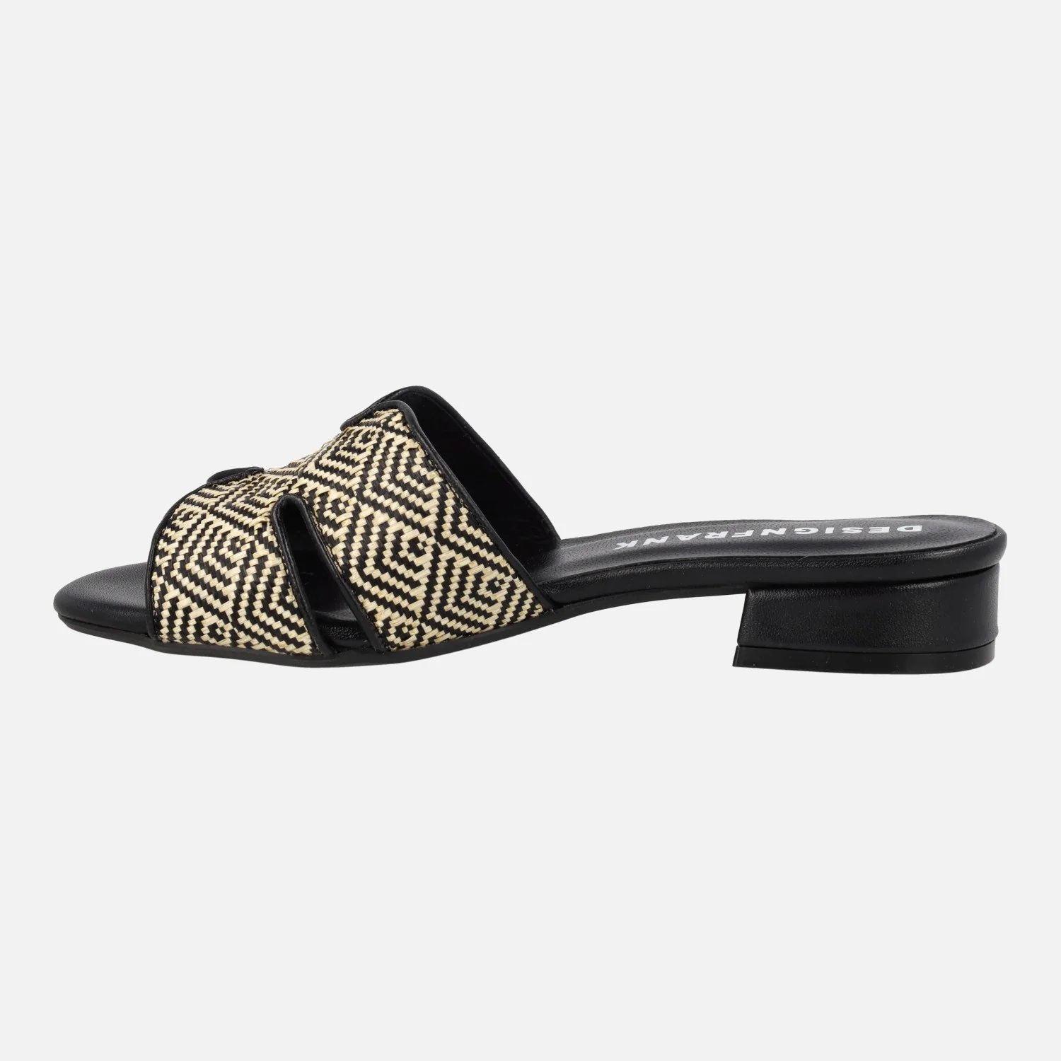 Sandalias pala en rafia beige y negra con tacones bajos - Image 3